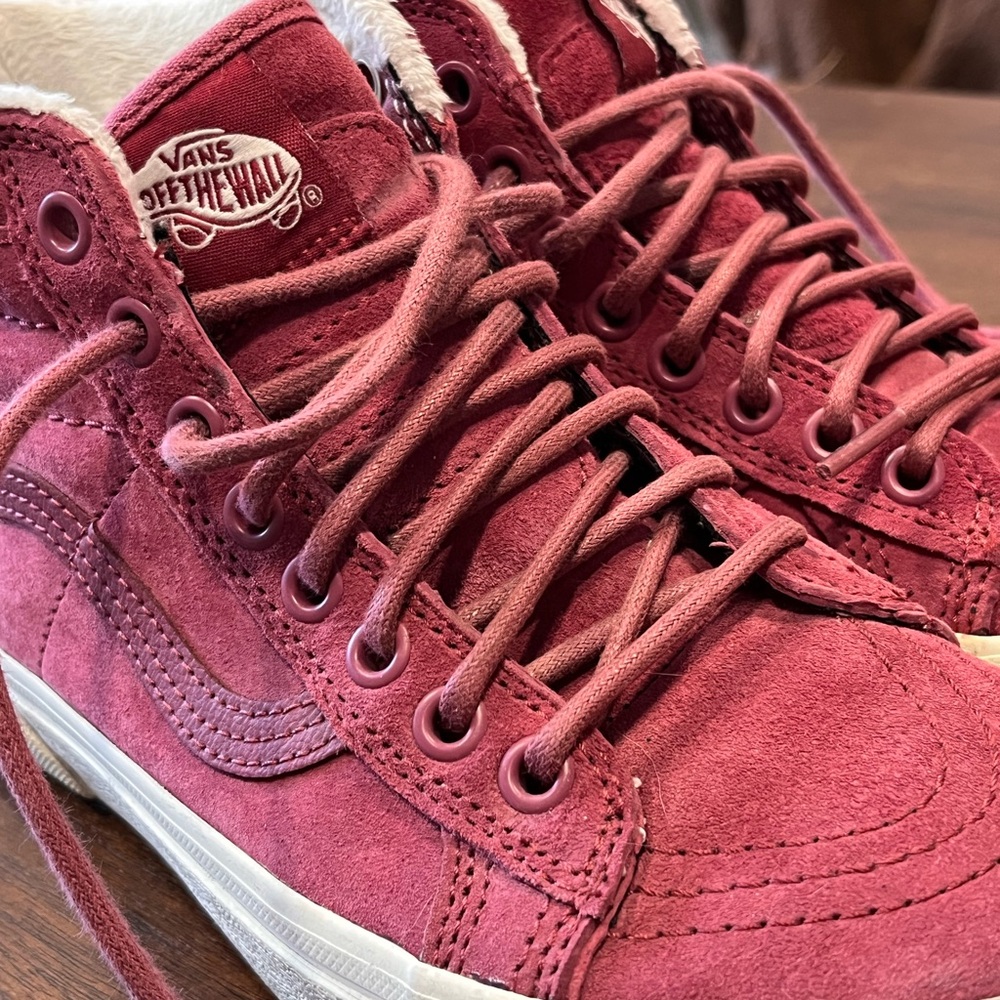 Burgundy High-Top Sneakers with Cozy Lining - Picture 2 of 6